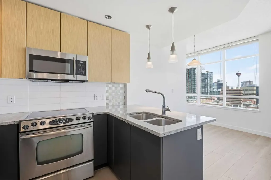 788 12 Avenue SW Calgary AB T2R 0H1