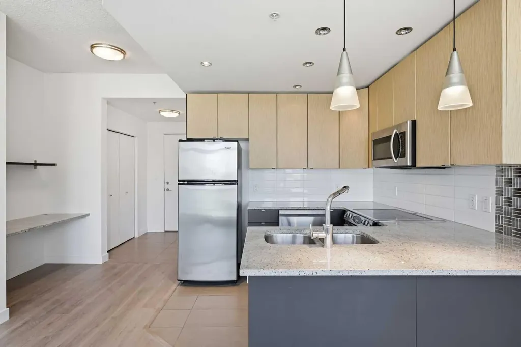 788 12 Avenue SW Calgary AB T2R 0H1