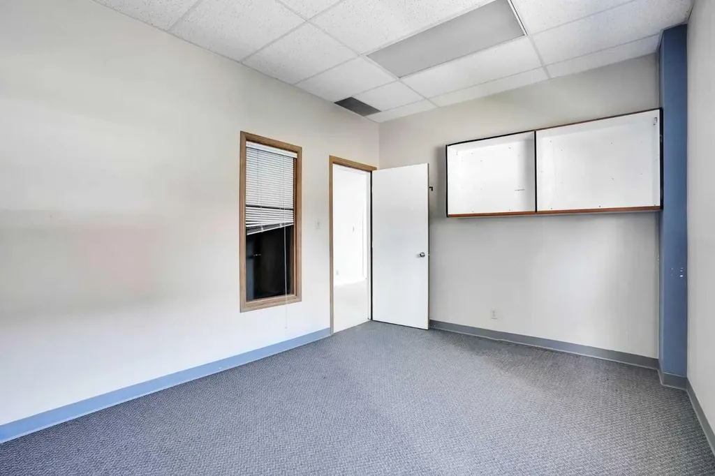 1350 11 Avenue SW Calgary AB T3C 0M6