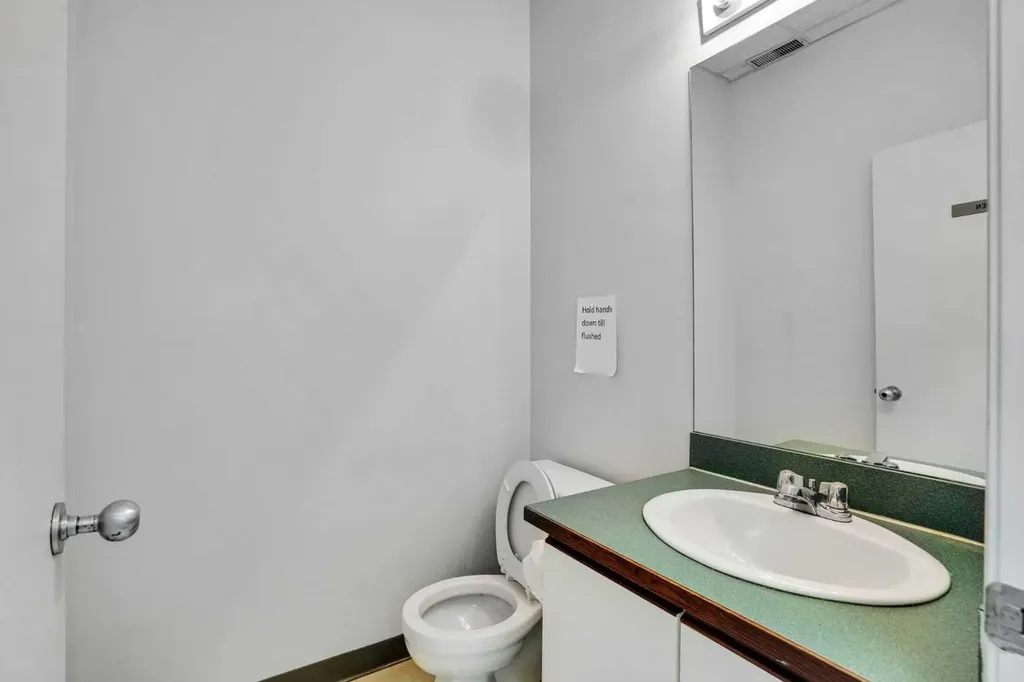 1350 11 Avenue SW Calgary AB T3C 0M6