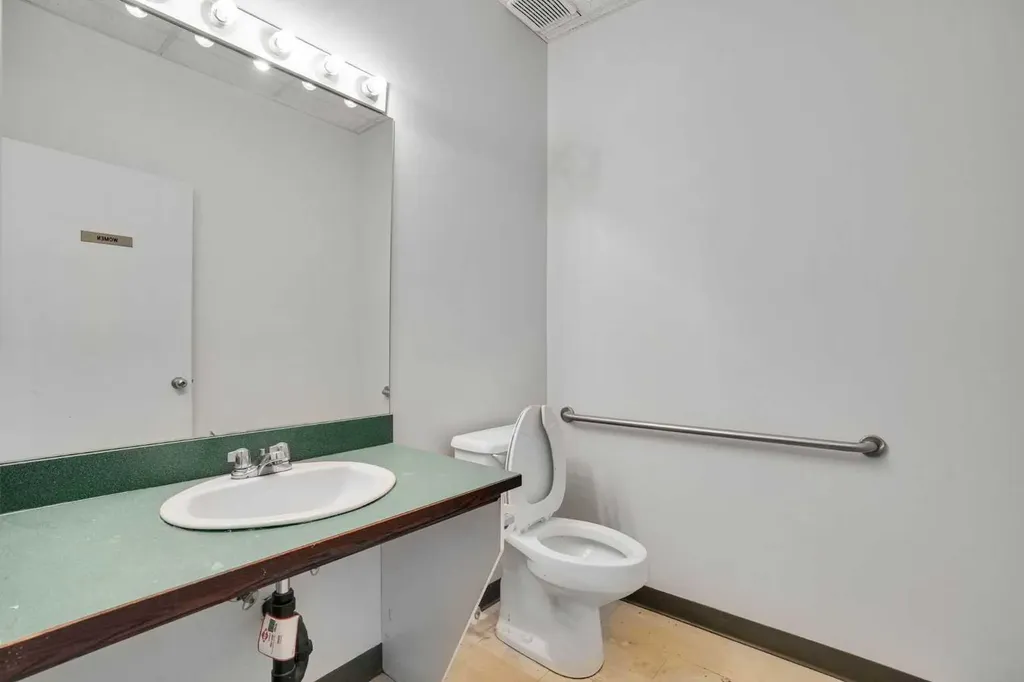 123 Any Avenue SW Calgary AB T3C 0M6
