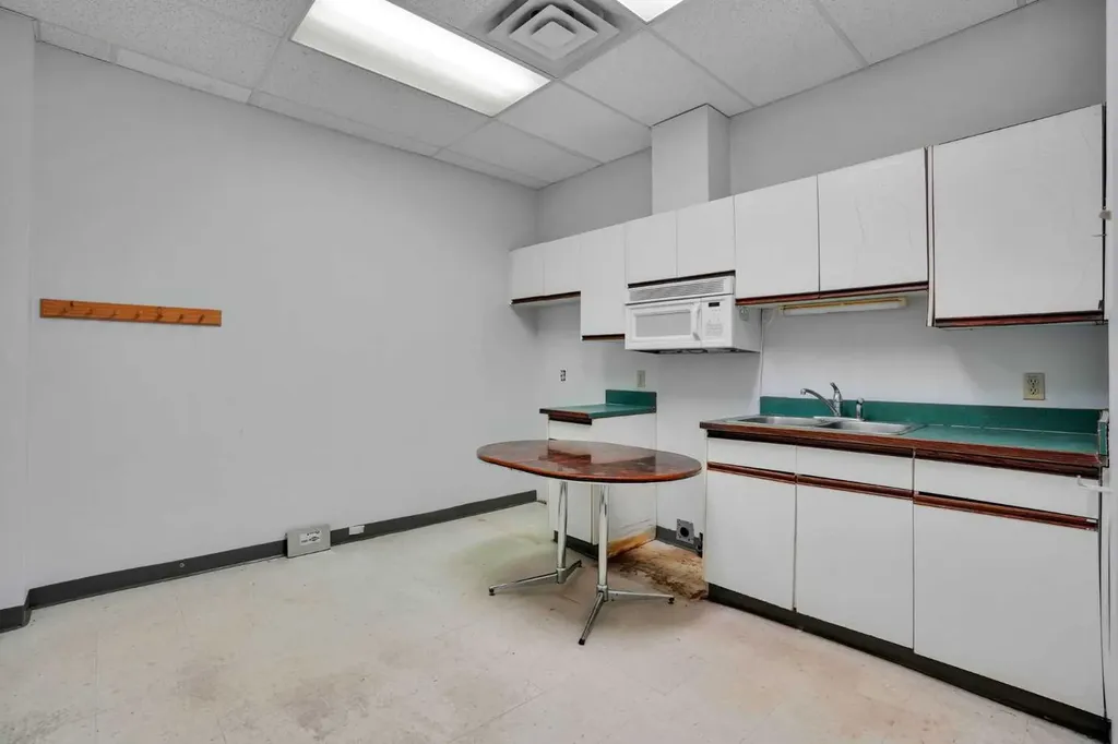 123 Any Avenue SW Calgary AB T3C 0M6
