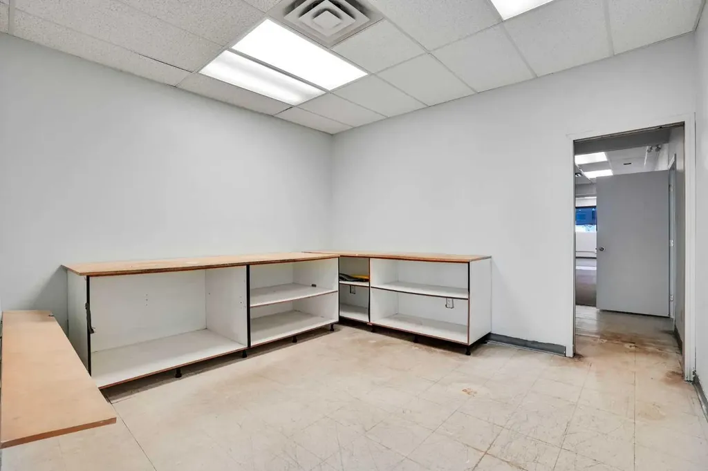 1350 11 Avenue SW Calgary AB T3C 0M6