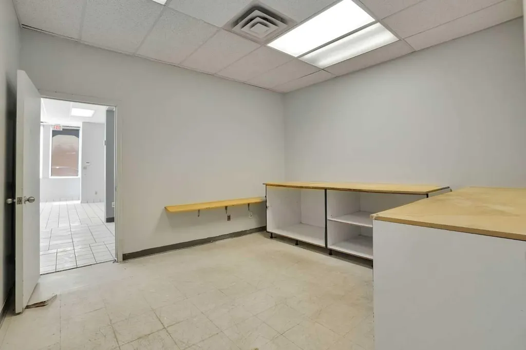 1350 11 Avenue SW Calgary AB T3C 0M6