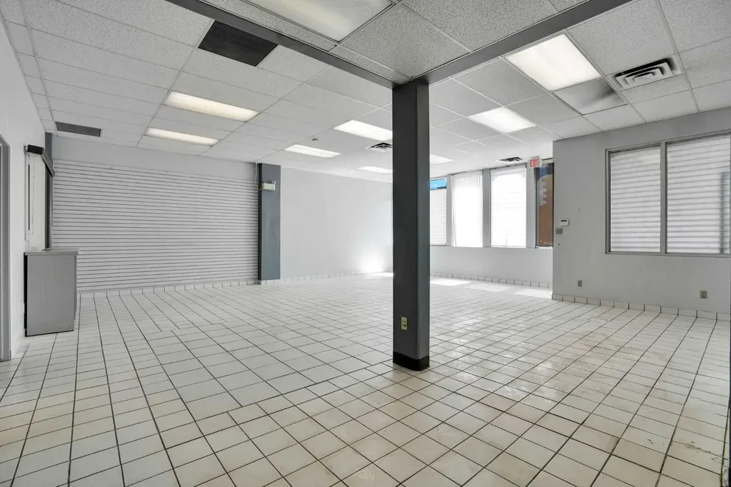 1350 11 Avenue SW Calgary AB T3C 0M6