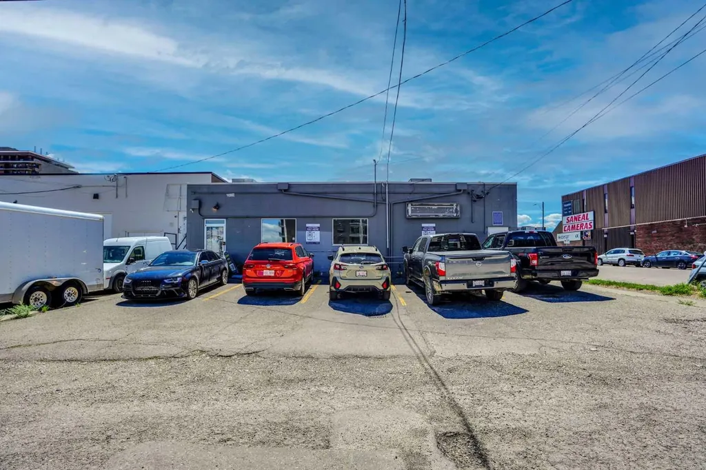 1350 11 Avenue SW Calgary AB T3C 0M6
