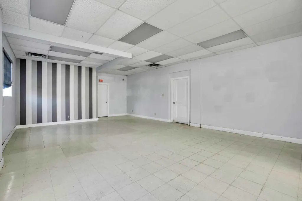 1350 11 Avenue SW Calgary AB T3C 0M6