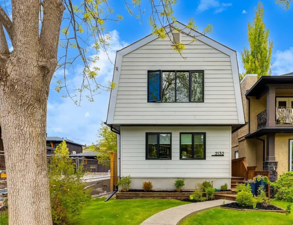2132 6 Avenue NW Calgary AB T2N 0W7
