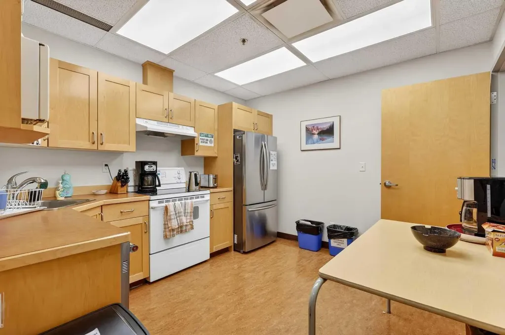 5700 1 Street SW Calgary AB T2H0E8