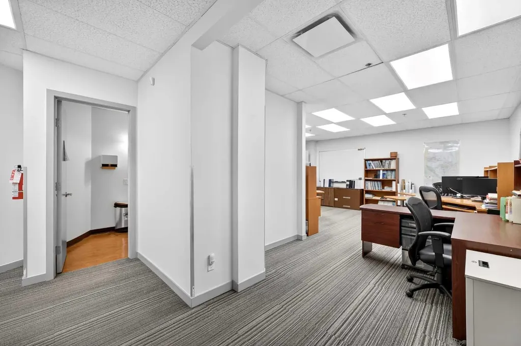 5700 1 Street SW Calgary AB T2H0E8