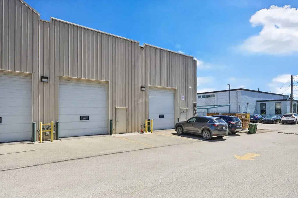 5700 1 Street SW Calgary AB T2H0E8