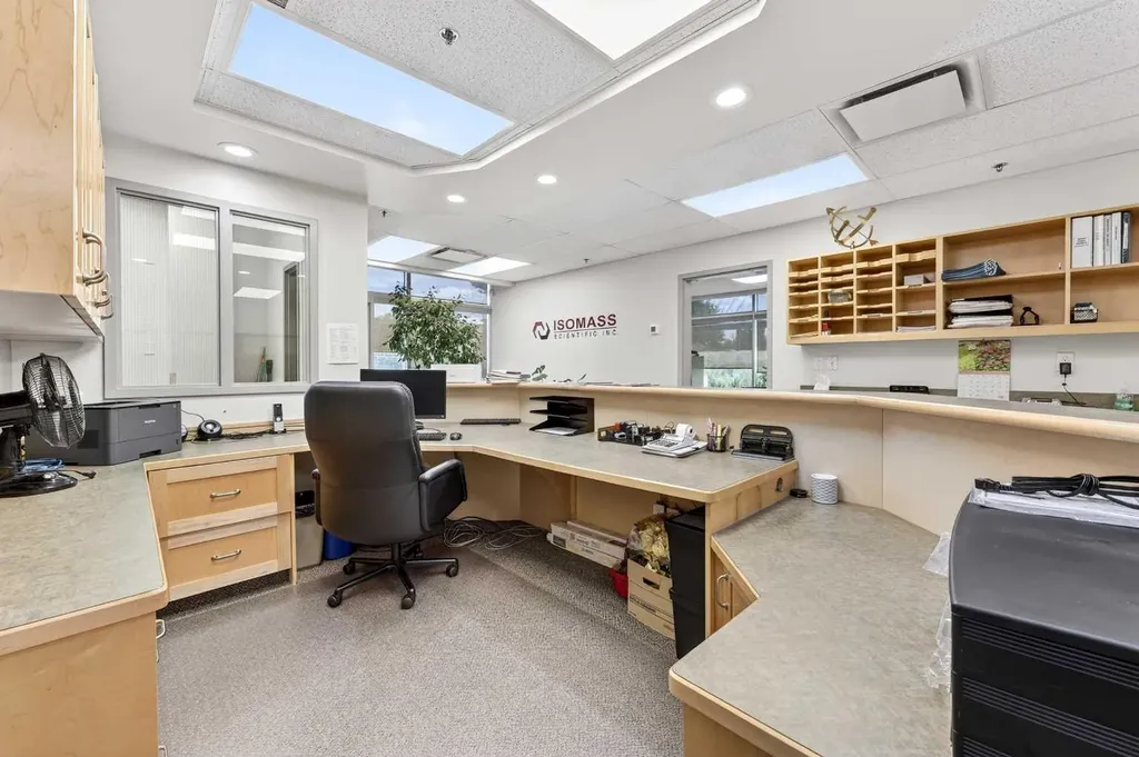 5700 1 Street SW Calgary AB T2H0E8