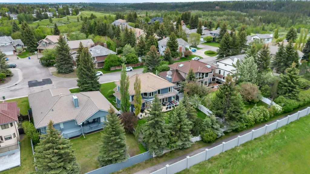 52 Woodpath Terrace SW Calgary AB T2W 5Z7