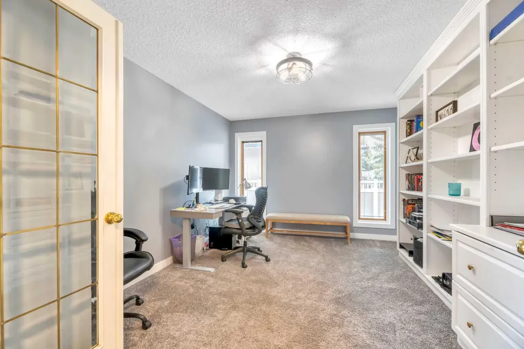 52 Woodpath Terrace SW Calgary AB T2W 5Z7