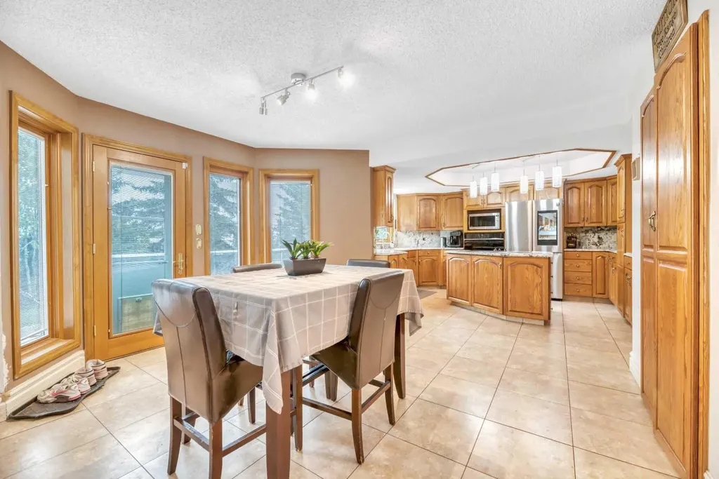 52 Woodpath Terrace SW Calgary AB T2W 5Z7