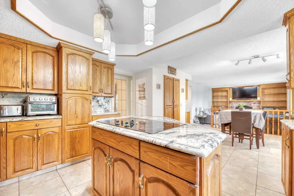 52 Woodpath Terrace SW Calgary AB T2W 5Z7