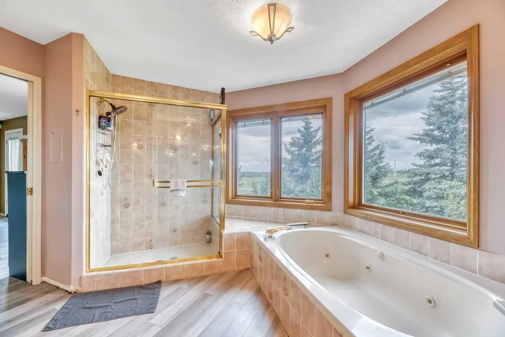 52 Woodpath Terrace SW Calgary AB T2W 5Z7