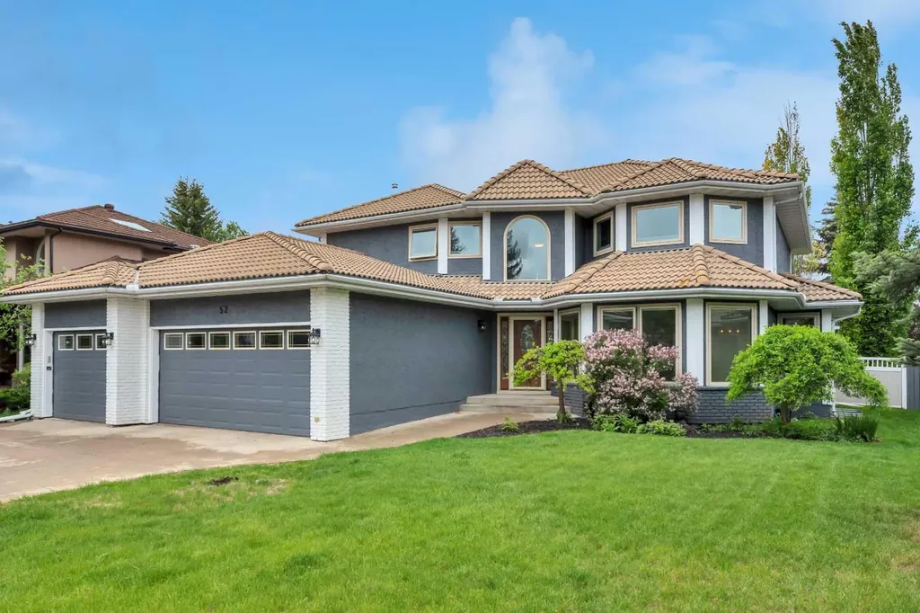 52 Woodpath Terrace SW Calgary AB T2W 5Z7
