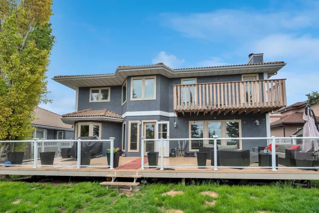 52 Woodpath Terrace SW Calgary AB T2W 5Z7