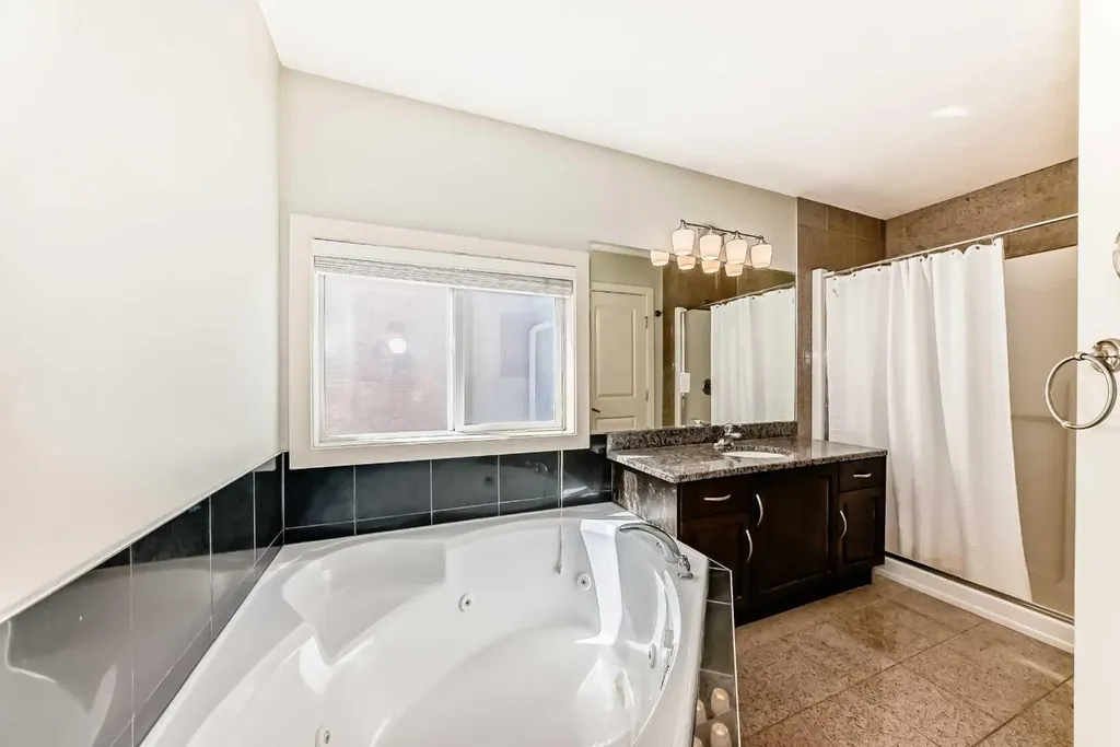 108 Sherwood Common NW Calgary AB T3R 1R2