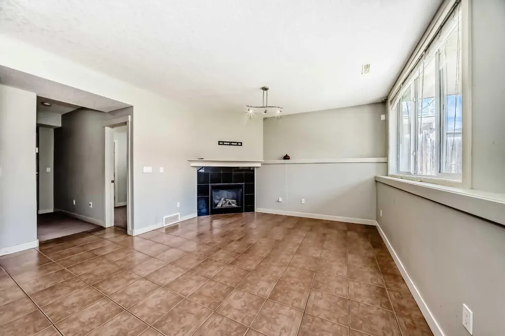 108 Sherwood Common NW Calgary AB T3R 1R2