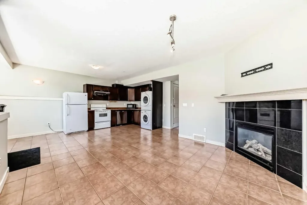 108 Sherwood Common NW Calgary AB T3R 1R2