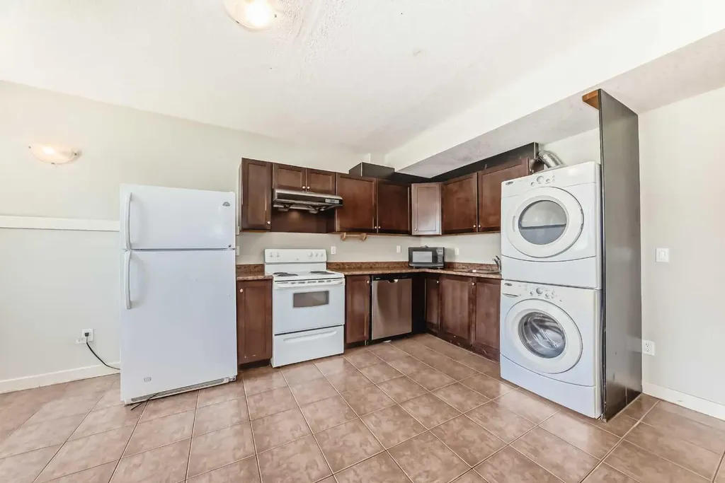 108 Sherwood Common NW Calgary AB T3R 1R2