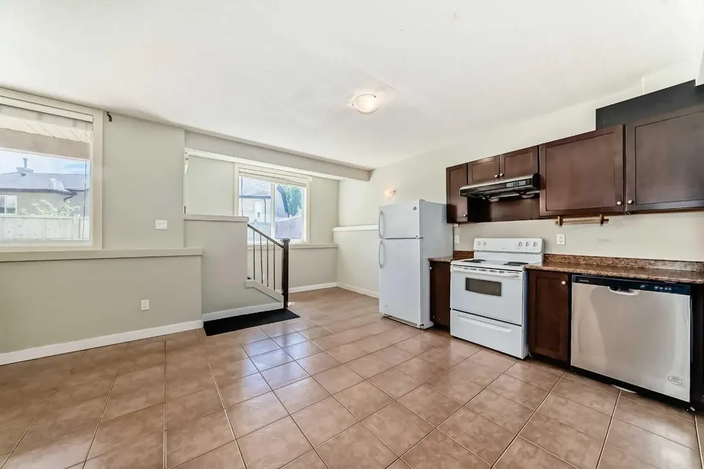 108 Sherwood Common NW Calgary AB T3R 1R2