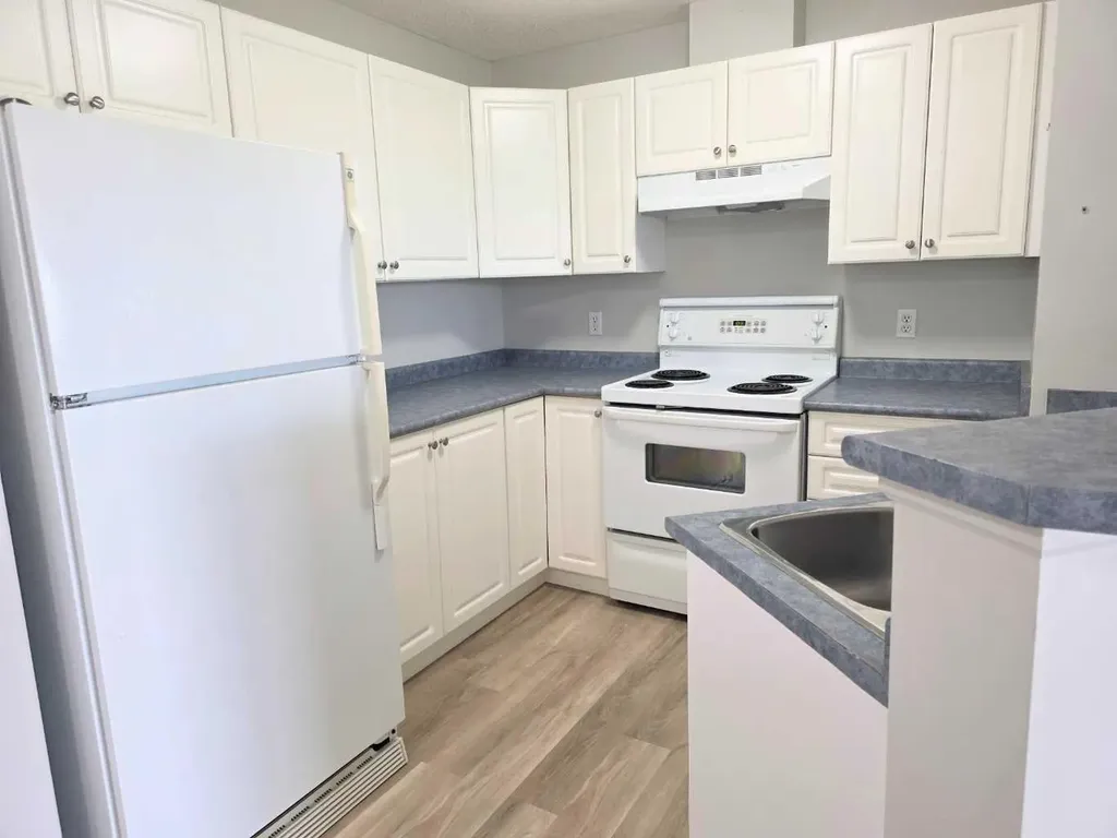 604 8 Street SW Airdrie AB T4B 2W4