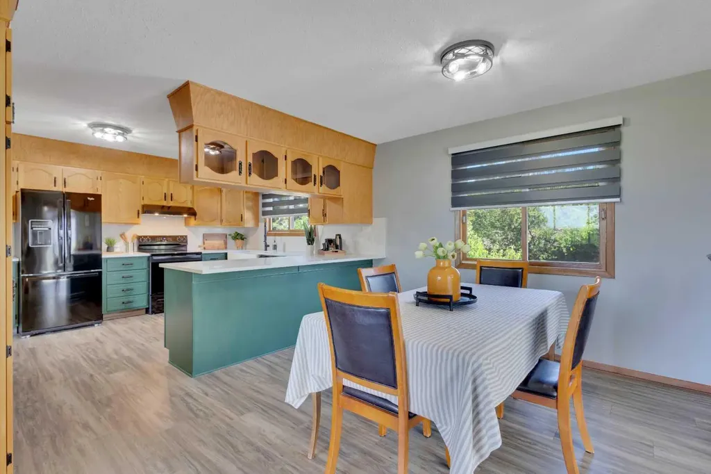 27 Warwick Drive Red Deer AB T4N 6L4