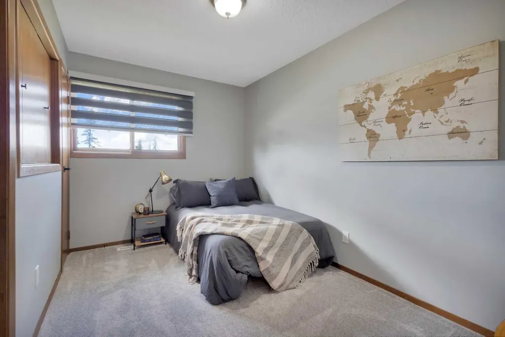 27 Warwick Drive Red Deer AB T4N 6L4
