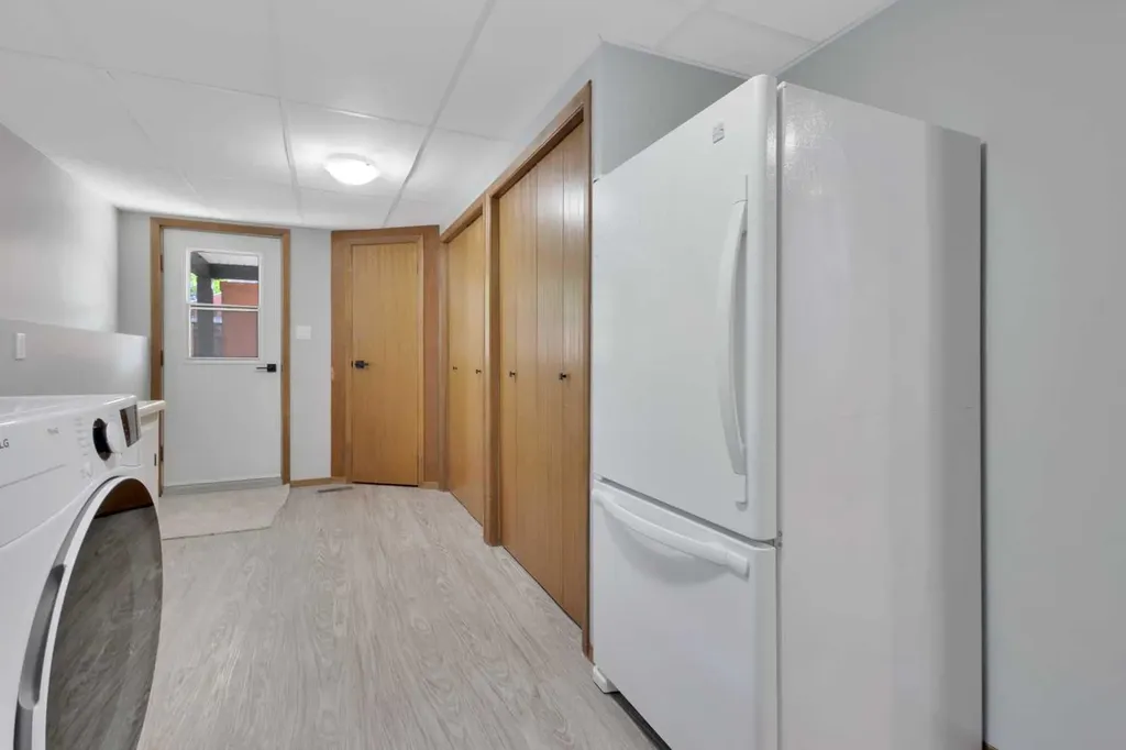 27 Warwick Drive Red Deer AB T4N 6L4