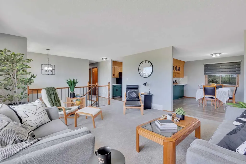 27 Warwick Drive Red Deer AB T4N 6L4