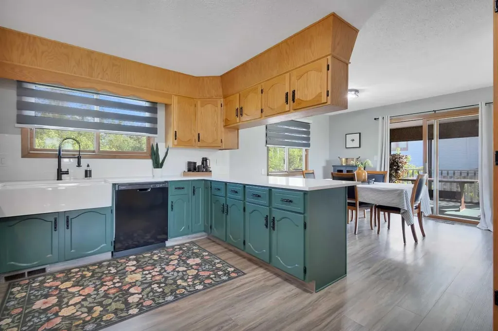 27 Warwick Drive Red Deer AB T4N 6L4