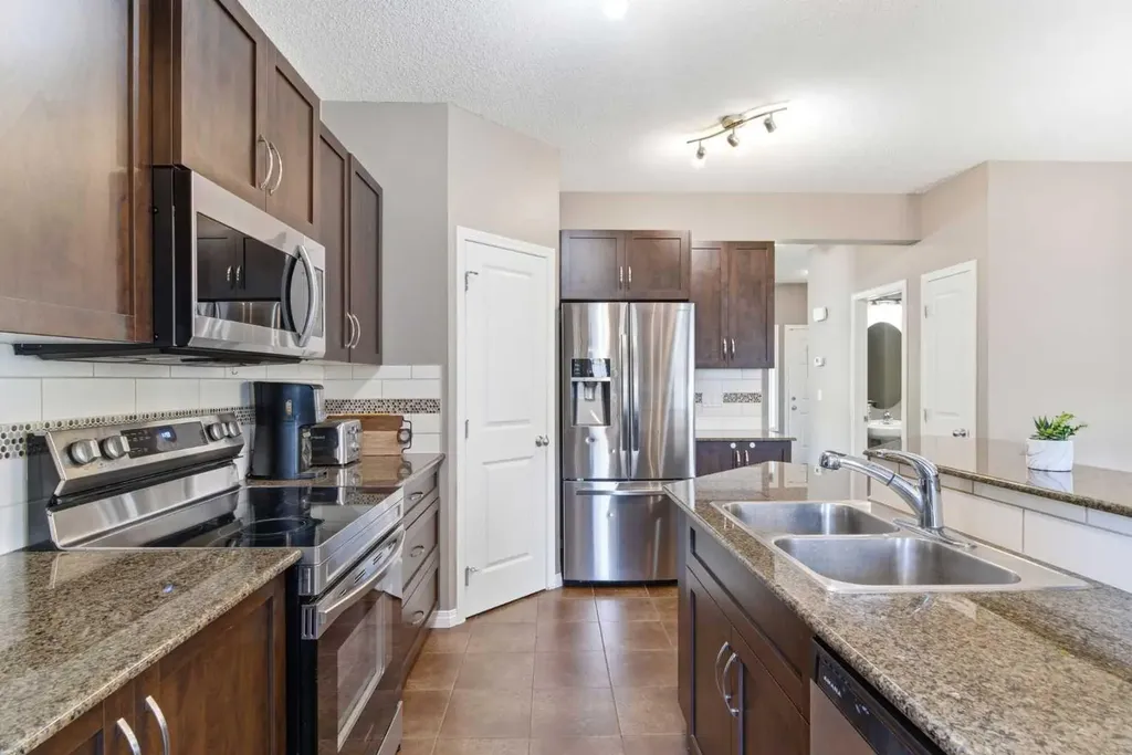 138 Drake Landing Loop Okotoks AB T1S 0G8