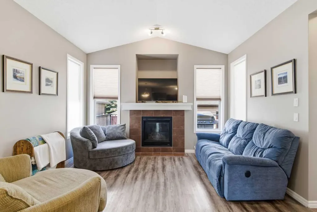 138 Drake Landing Loop Okotoks AB T1S 0G8