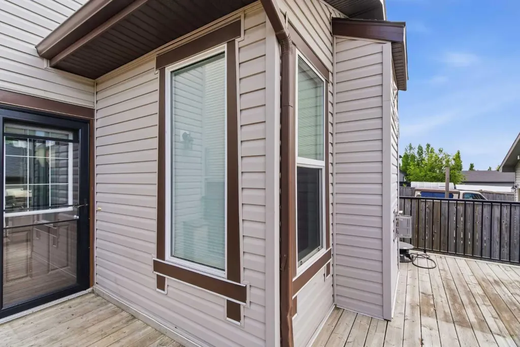 138 Drake Landing Loop Okotoks AB T1S 0G8