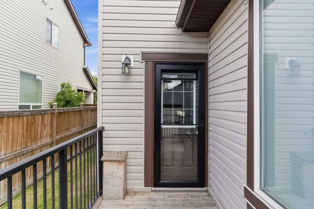 138 Drake Landing Loop Okotoks AB T1S 0G8
