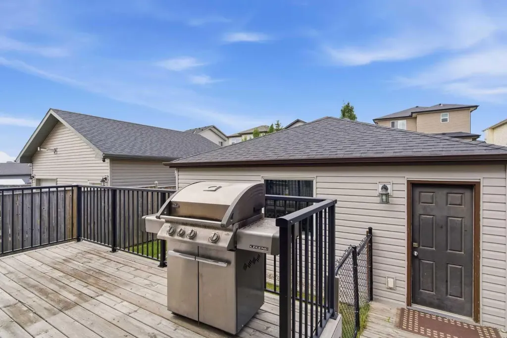 138 Drake Landing Loop Okotoks AB T1S 0G8