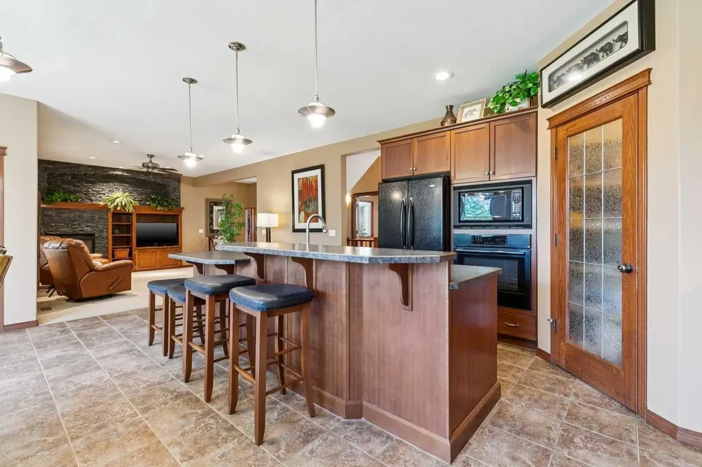 37 Tanner Close SE Airdrie AB T4A 2L4