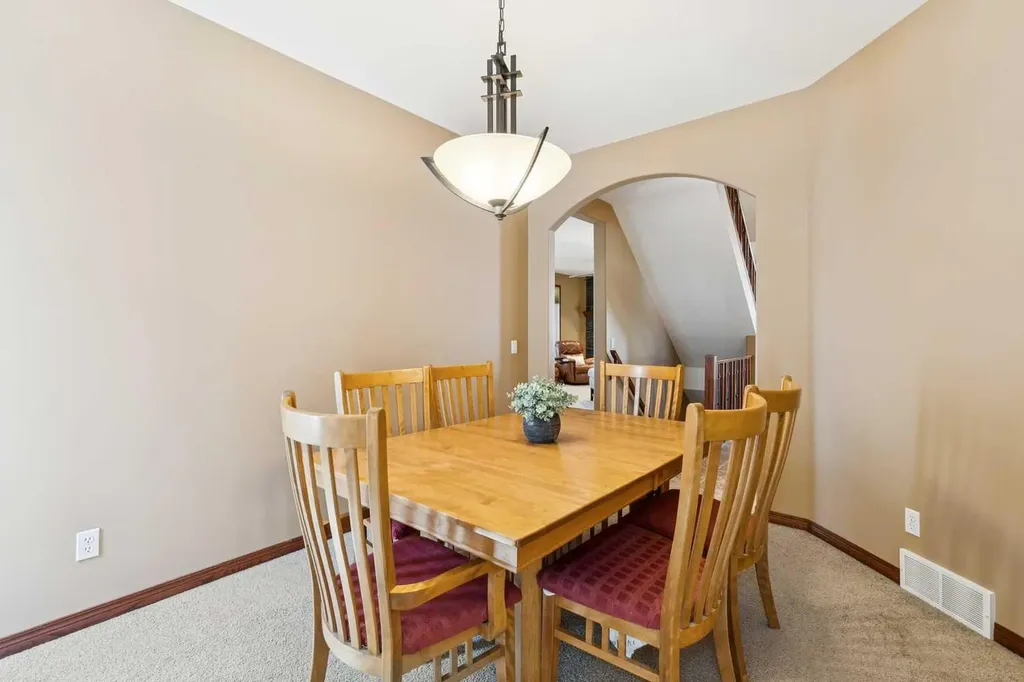 37 Tanner Close SE Airdrie AB T4A 2L4