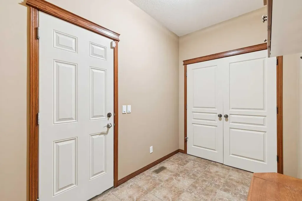 37 Tanner Close SE Airdrie AB T4A 2L4