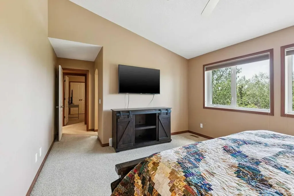 37 Tanner Close SE Airdrie AB T4A 2L4