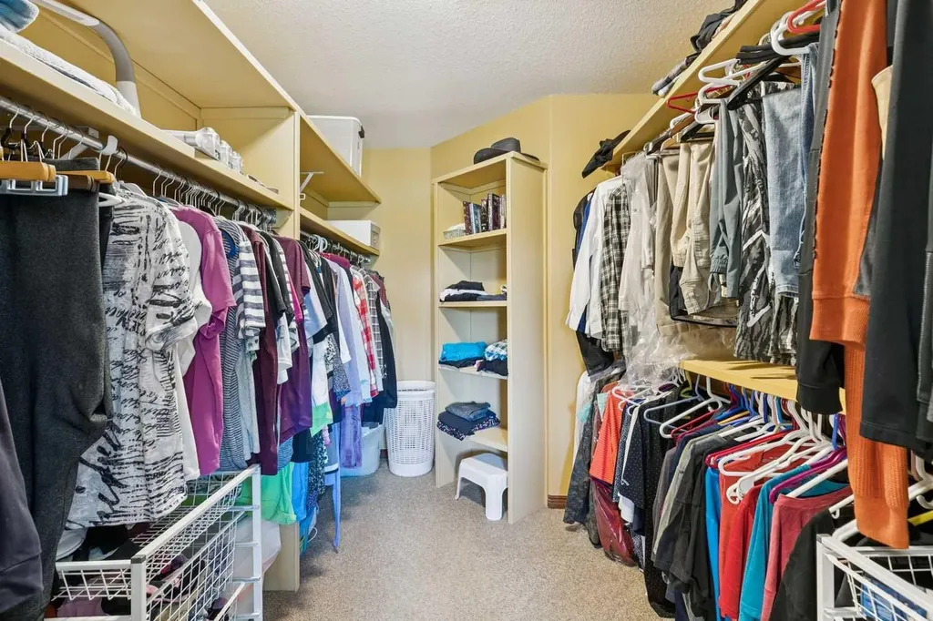 37 Tanner Close SE Airdrie AB T4A 2L4