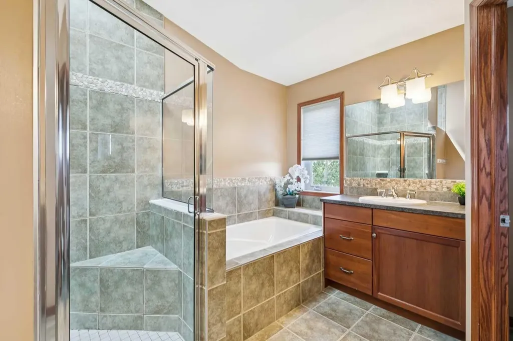 37 Tanner Close SE Airdrie AB T4A 2L4