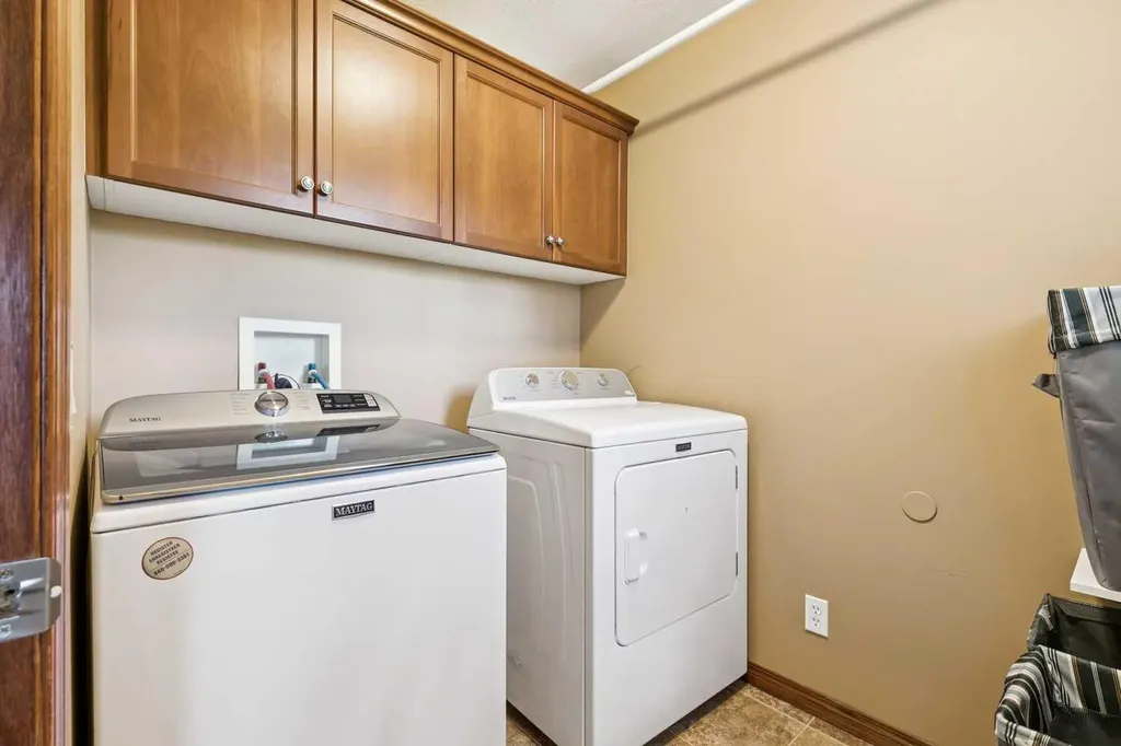 37 Tanner Close SE Airdrie AB T4A 2L4