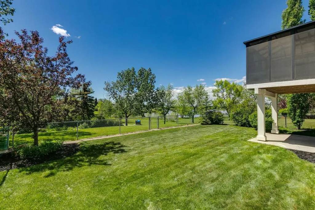 37 Tanner Close SE Airdrie AB T4A 2L4