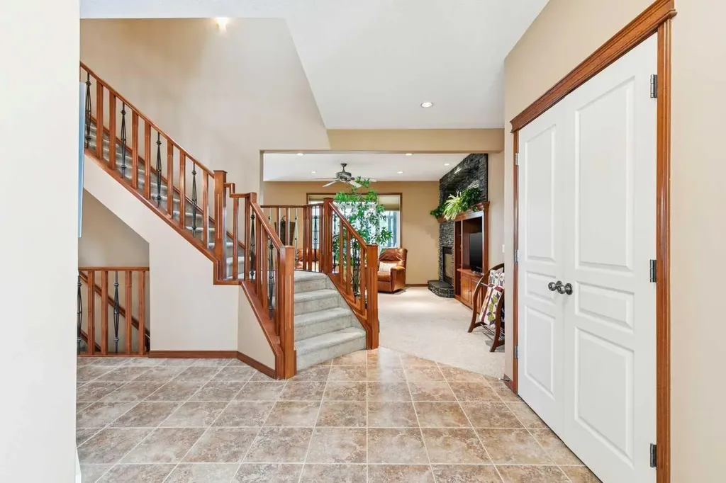 37 Tanner Close SE Airdrie AB T4A 2L4