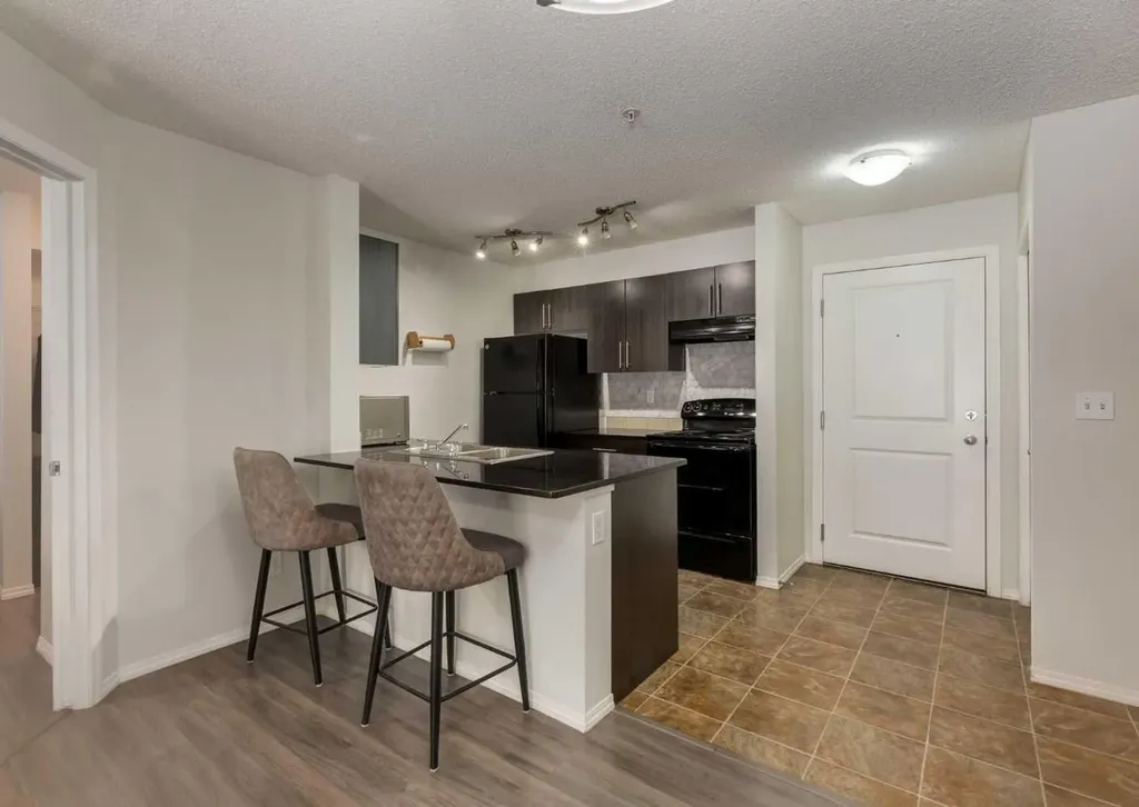 2715 12 Avenue SE Calgary AB T2A4X8