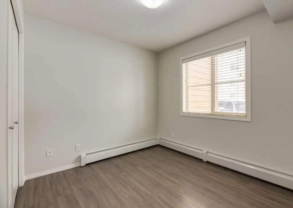 2715 12 Avenue SE Calgary AB T2A4X8